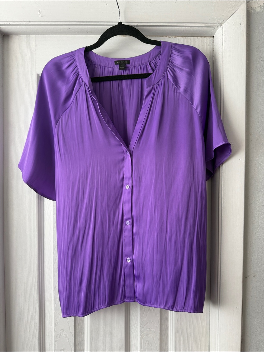 Ann Taylor Vibrant Purple Short Sleeve Button-Up Blouse - size M